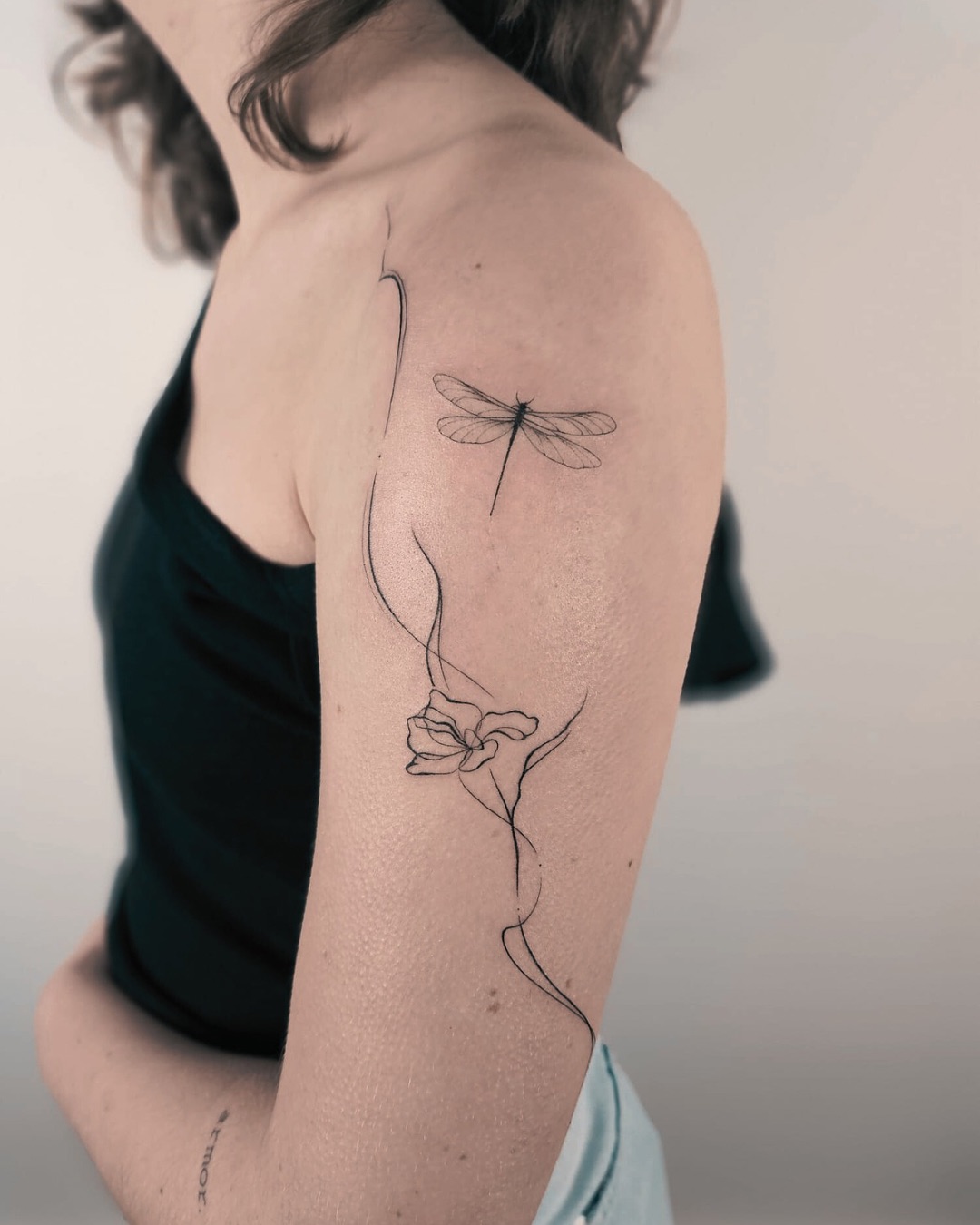 tatuaz damski tatuaż ważka