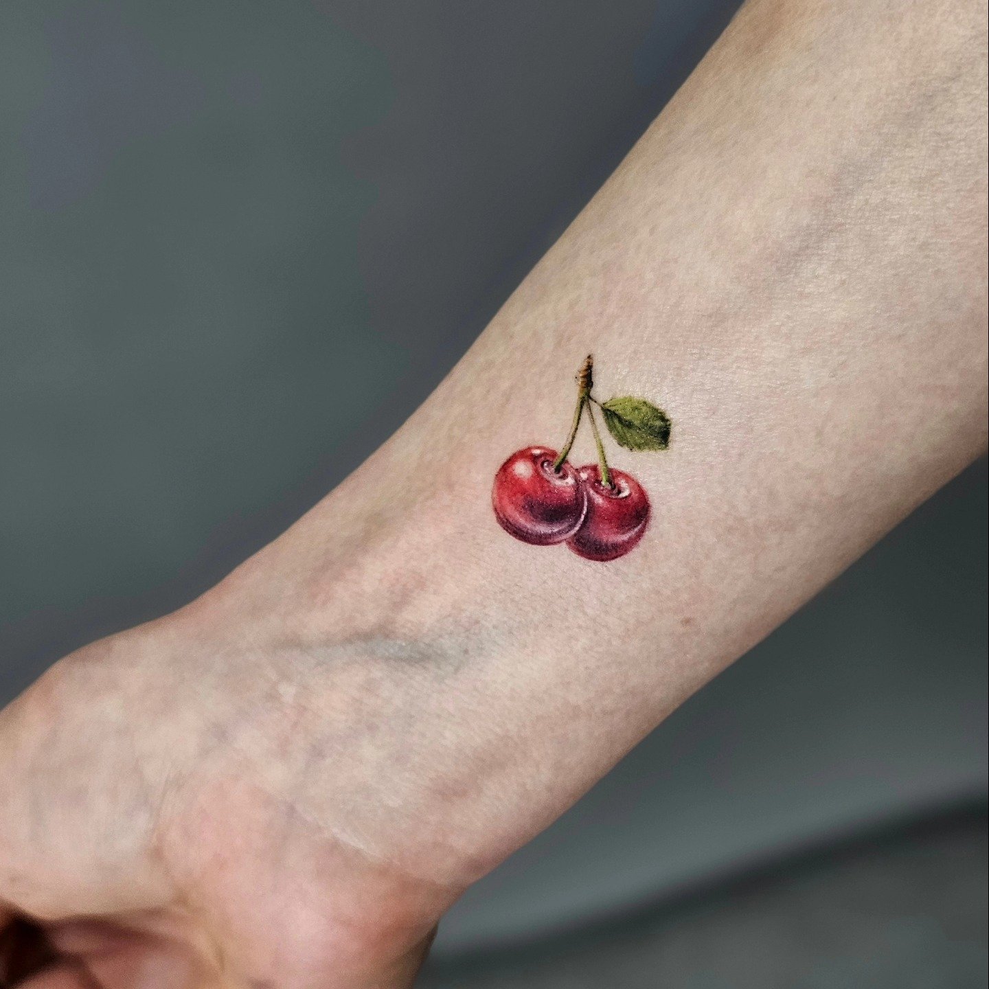 tatuaż minimalistyczny męski