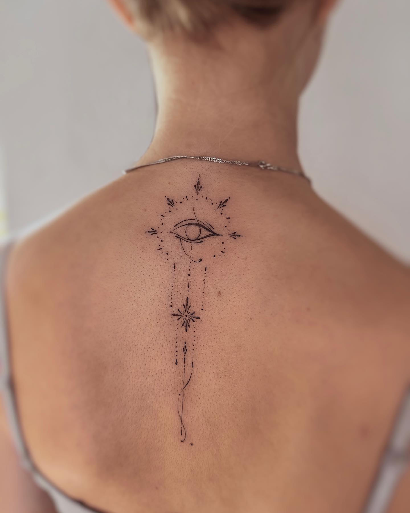 tatuaż fine line